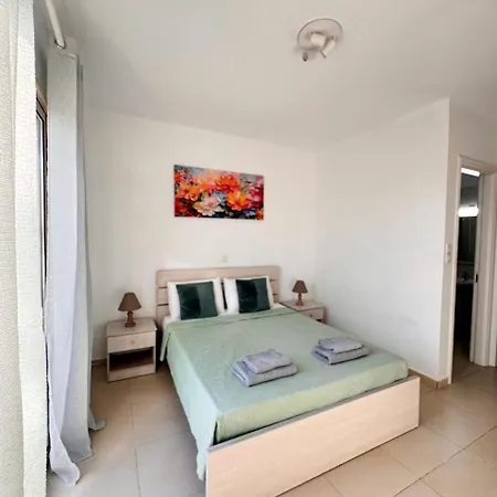 Villa Elysia Park 13 - Cozy With 2 Bedrooms - Pool, Gym, Center Paphos