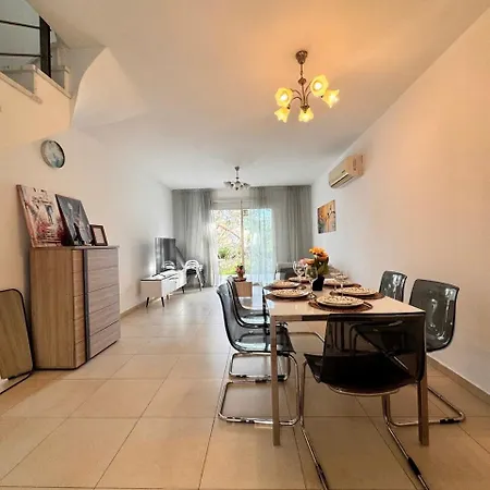 Elysia Park 13 - Cozy With 2 Bedrooms - Pool, Gym, Center