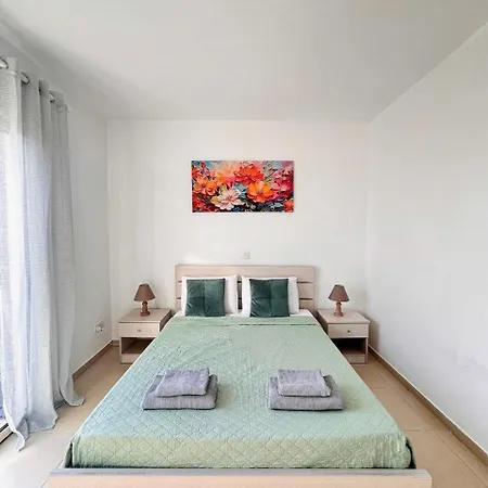 Villa Elysia Park 13 - Cozy With 2 Bedrooms - Pool, Gym, Center *
