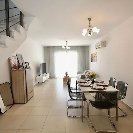 Elysia Park 13 - Cozy With 2 Bedrooms - Pool, Gym, Center Villa