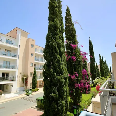 Elysia Park 13 - Cozy With 2 Bedrooms - Pool, Gym, Center Paphos